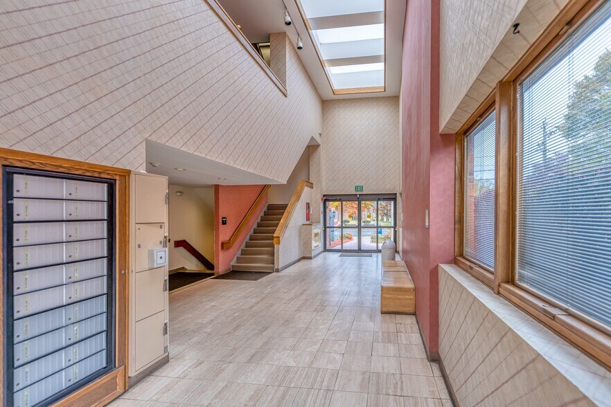 More Photos Of 40 Hurley Ave, Kingston Medical For Sale