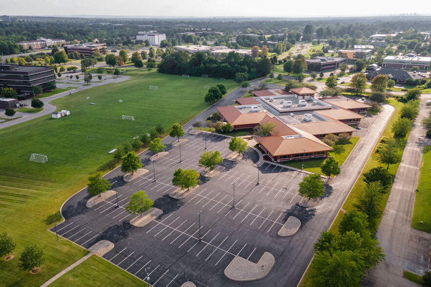 More Photos Of 1601 Ups Dr, Louisville Office For Sale