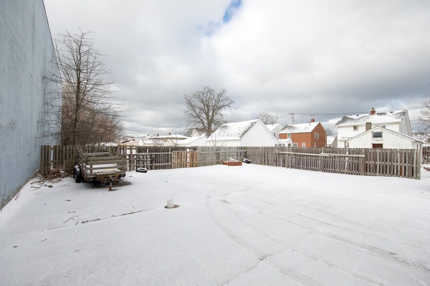 More Photos Of 824 E 222nd St, Euclid Warehouse For Sale