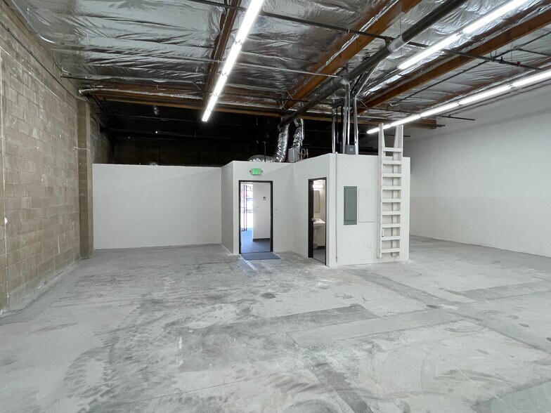 More Photos Of 12100-12110 Sherman Way, North Hollywood Industrial For Lease