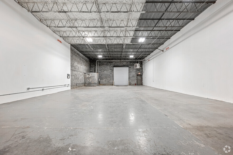 More Photos Of 3097 Presidential Dr, Atlanta Warehouse For Lease