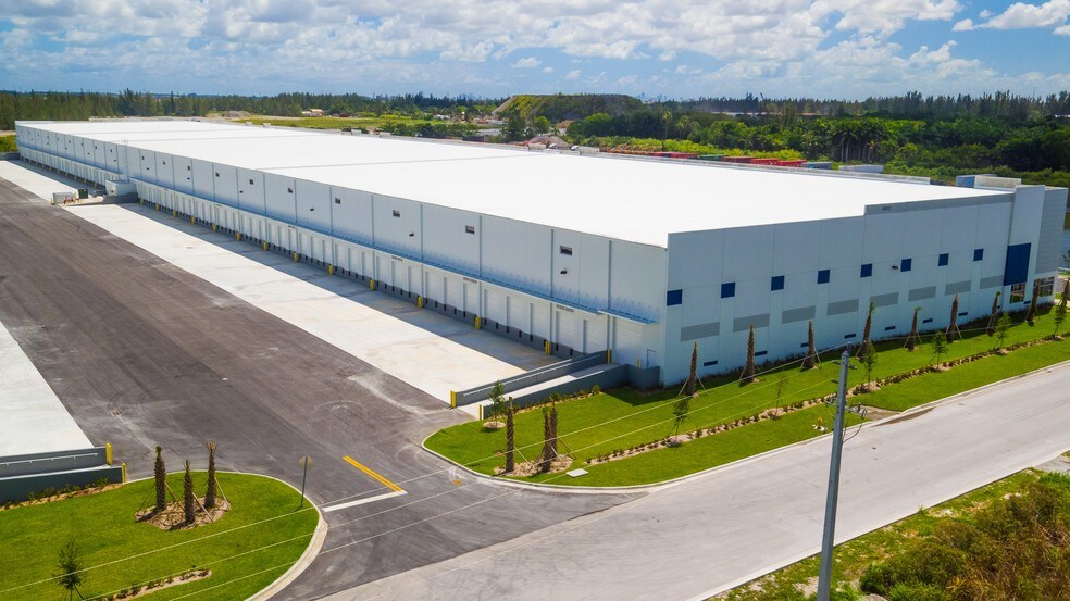 More Photos Of 15002 NW 107th Ave, Hialeah Gardens Distribution For Lease