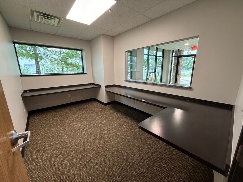More Photos Of 51821 Industrial Dr, Macomb Township Warehouse For Lease