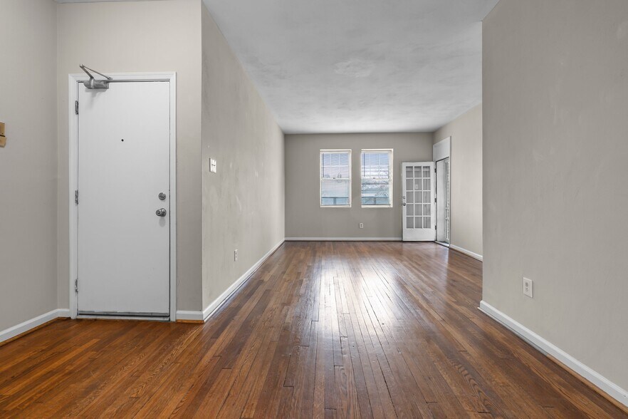 More Photos Of 625 W Princess Anne Rd, Norfolk Apartments For Sale