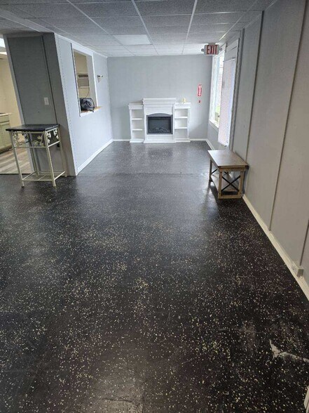 More Photos Of 305.5 N Logan St, Gaffney Storefront Retail Residential For Sale