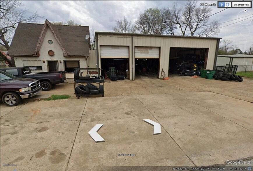 Primary Photo Of 613 Lacy St, Palestine Auto Repair For Sale