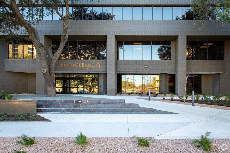 45 NE Loop 410, San Antonio, TX 78216 Office For Lease