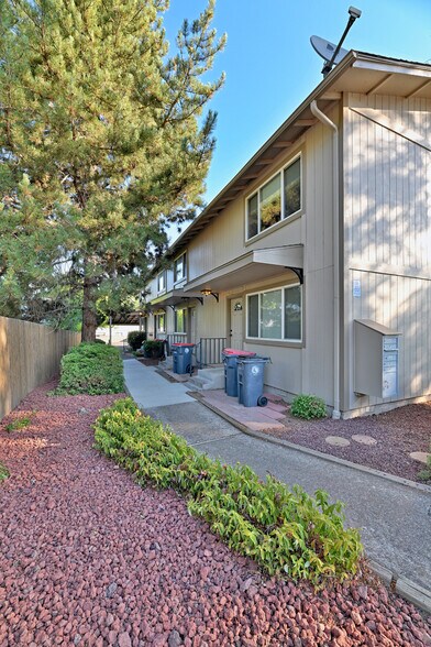 Primary Photo Of 437 Ash St, Central Point Apartments For Sale