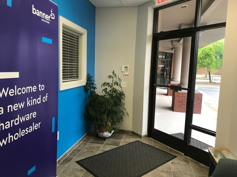 More Photos Of 905 Conference Dr, Greenville Office For Lease