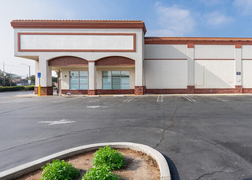 More Photos Of 4909 Paramount Blvd, Lakewood Drugstore For Sale
