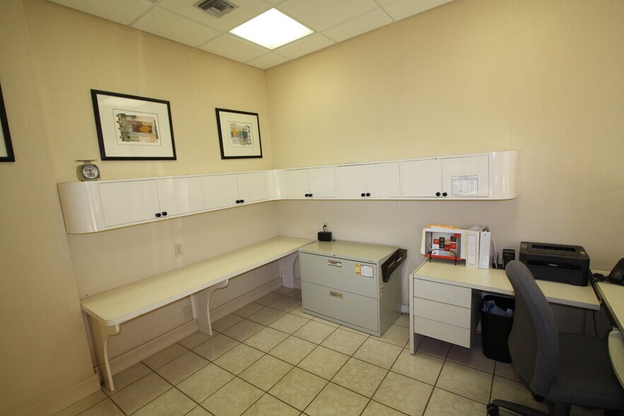 More Photos Of 4152-4230 Blue Heron Blvd W, Riviera Beach Medical For Sale