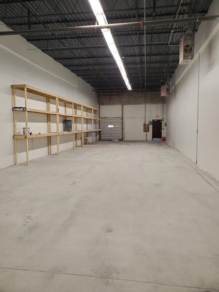More Photos Of 124 Turnpike St, West Bridgewater Warehouse For Lease