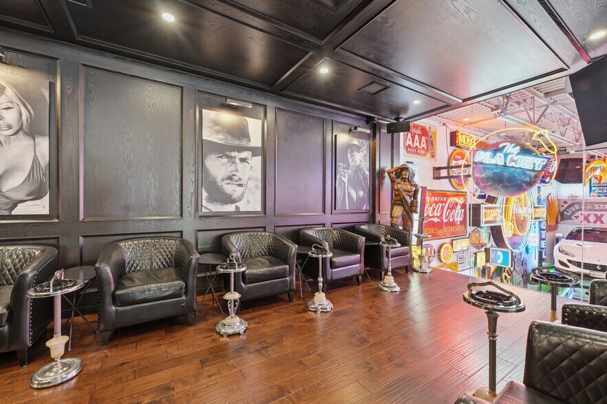 More Photos Of 935 Sherwood Ave, Coquitlam Warehouse For Sale