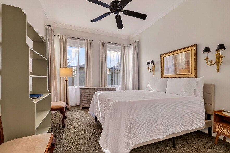 More Photos Of 107 E 35th St, Savannah Office For Sale