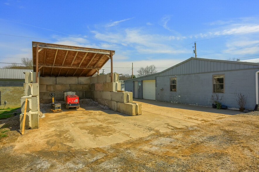 More Photos Of 148 Pioneer Rd, Evans City Manufactured Housing Mobile Home Park For Sale