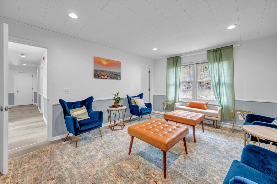 More Photos Of 172 Mount Pleasant Rd, Newtown Medical For Lease