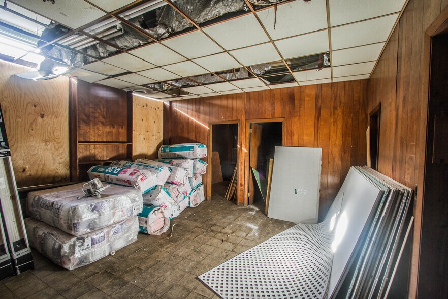 More Photos Of 129 Dewey St, Worcester Manufacturing For Lease