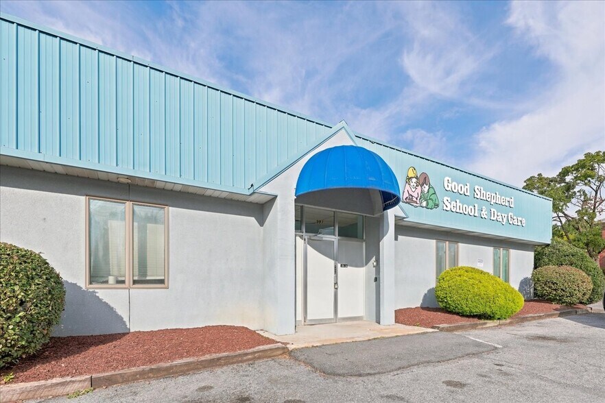 More Photos Of 991 Chicago Ave, Harrisonburg Flex For Sale