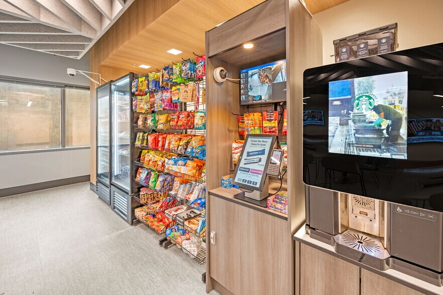 More Photos Of 8000 IH-10 W, San Antonio Unknown For Lease