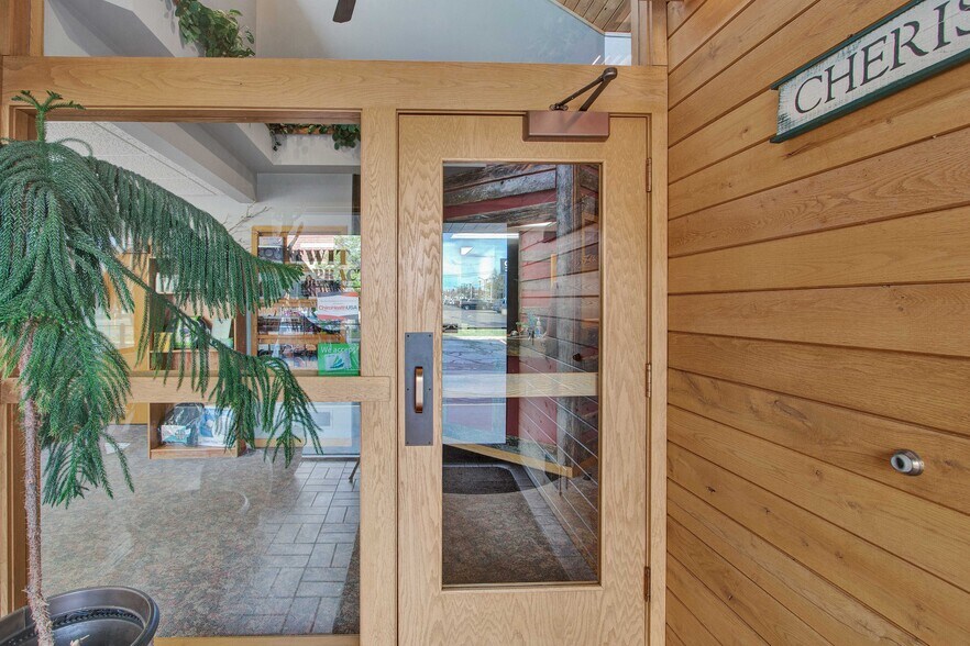 More Photos Of 3125 Main St, Stevens Point Office For Sale