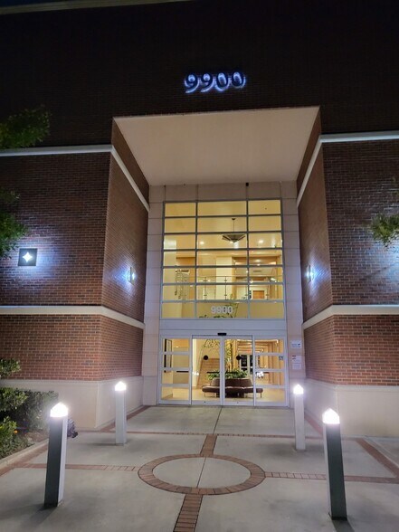 More Photos Of 9900 Stockdale Hwy, Bakersfield Medical For Sale