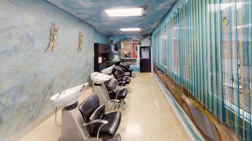 More Photos Of 225 N Ronald Reagan Blvd, Longwood General Retail For Sale