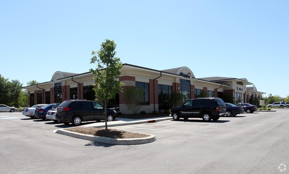 More Photos Of 8325 E Southport Rd, Indianapolis Medical For Lease