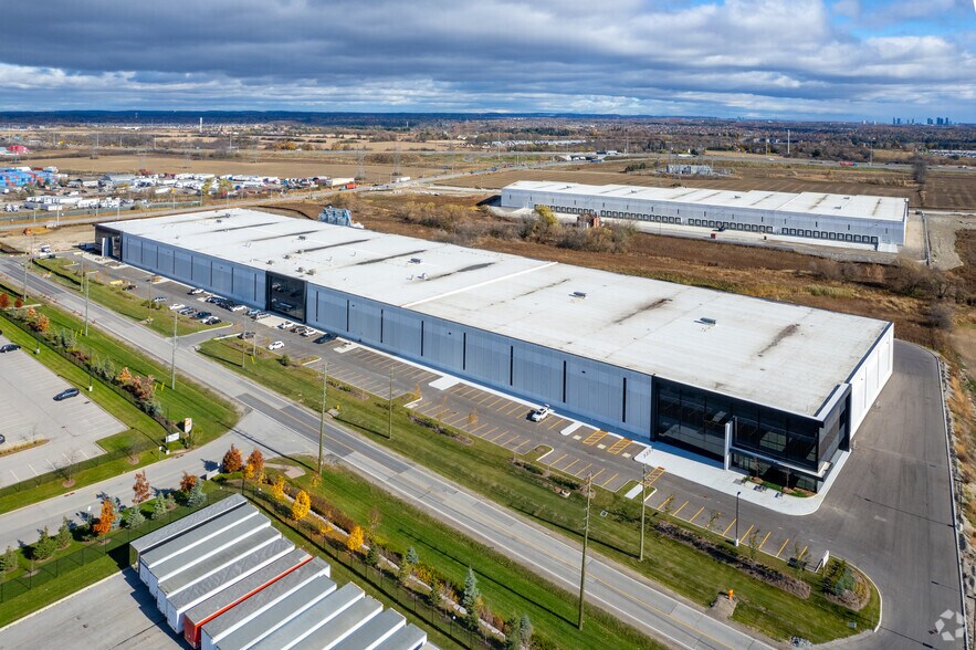 More Photos Of 700 Anatolian Dr, Vaughan Distribution For Lease