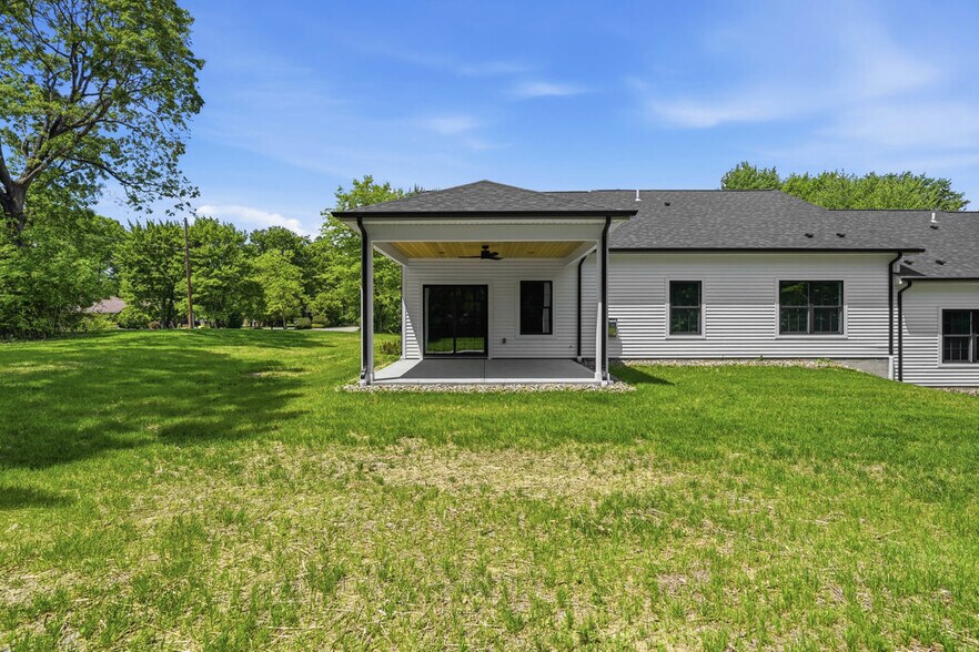 More Photos Of 100 Huselton Dr, Butler Specialty For Sale