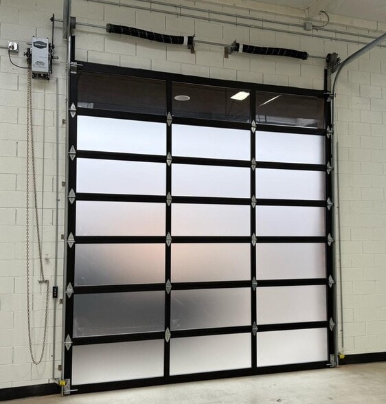 More Photos Of 2550 Wyandotte St, Mountain View Warehouse For Lease