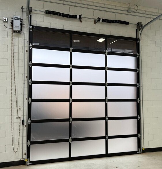 More Photos Of 2550 Wyandotte St, Mountain View Warehouse For Lease