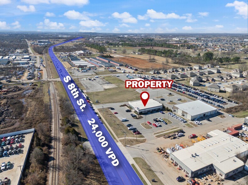 Primary Photo Of 2414 S 8th St, Rogers Freestanding For Lease