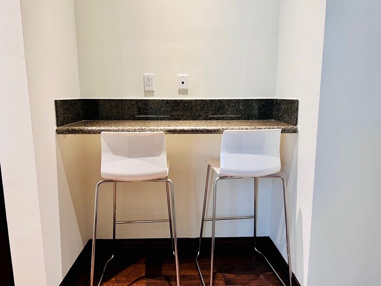 More Photos Of 13323 W Washington Blvd, Culver City Office Residential For Lease