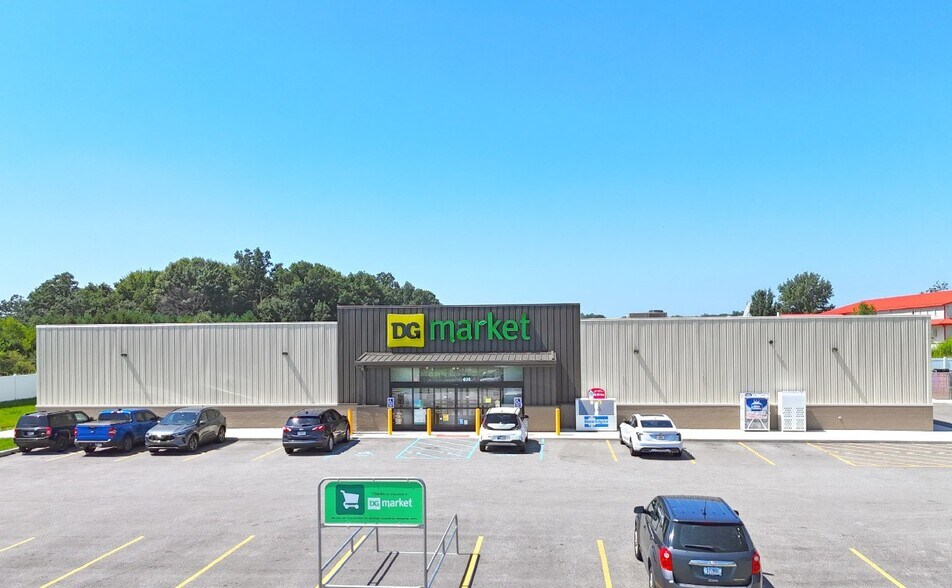 Primary Photo Of 626 S Main St, Hebron General Retail For Sale