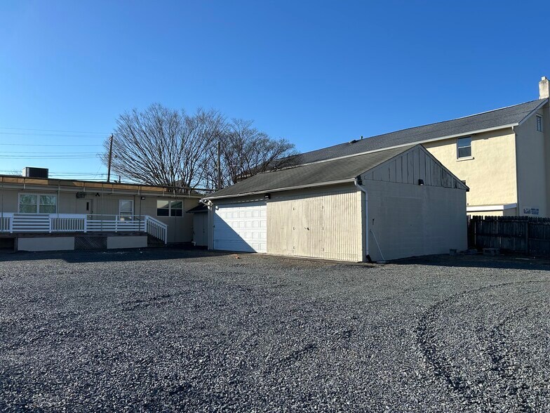 More Photos Of 15 Lewis St, Eatontown Office For Sale