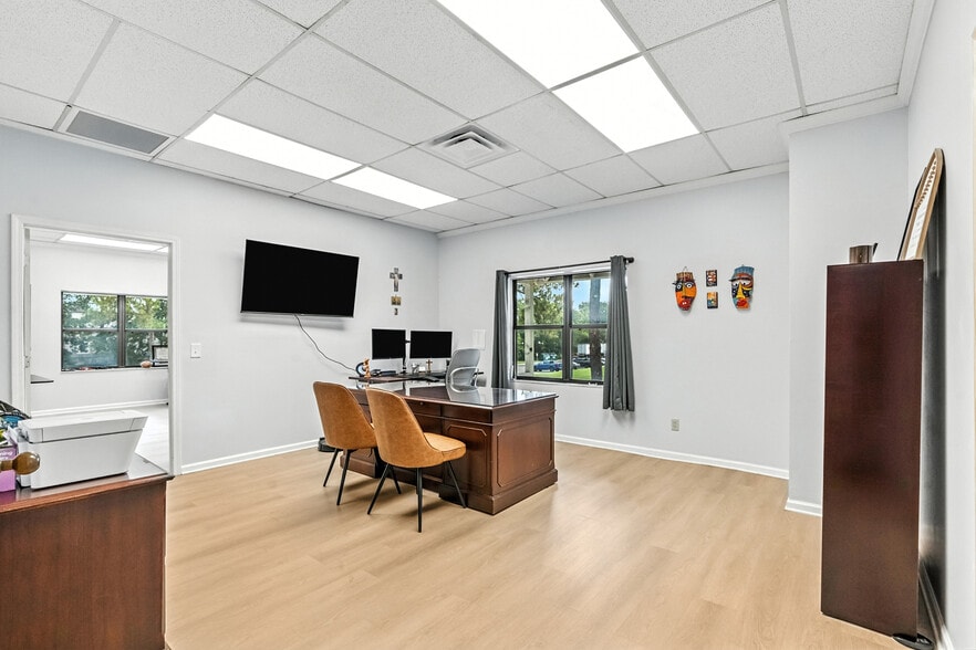 More Photos Of 8431 Baymeadows Way, Jacksonville Loft Creative Space For Lease