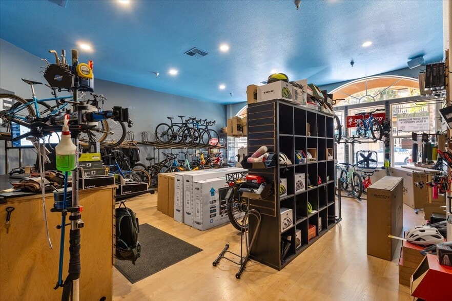 More Photos Of 9074-9078 9074-9078 Windsor Road Rd, Windsor General Retail For Sale