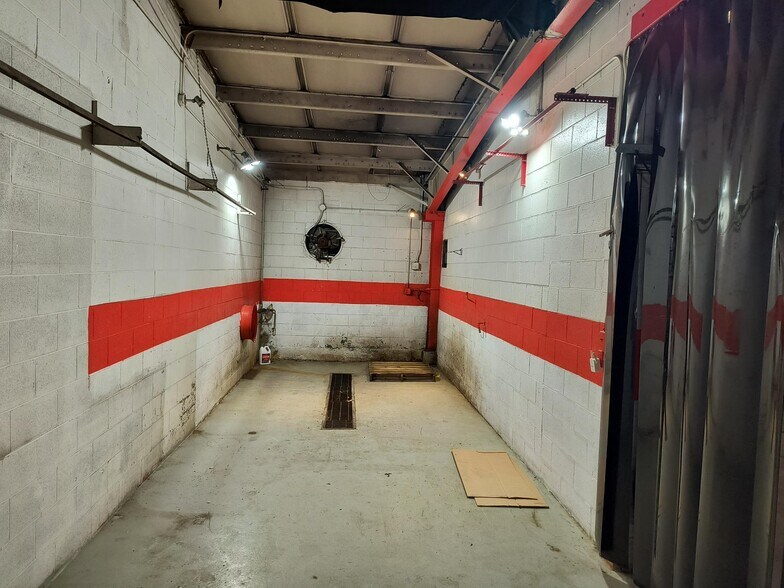 More Photos Of 1601 N Main St, Crown Point Warehouse For Lease
