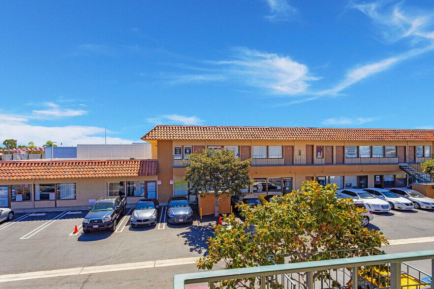 More Photos Of 17301 Beach Blvd, Huntington Beach Storefront Retail Office For Sale