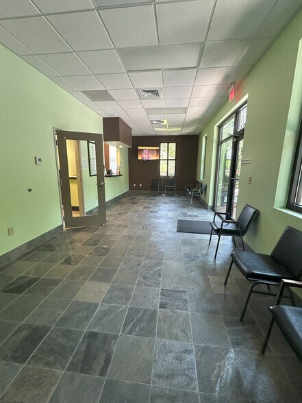 More Photos Of 2287 Henry Tecklenburg Dr, Charleston Office For Lease