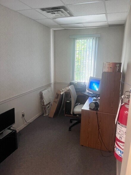 More Photos Of 3033 W 44th St, Cleveland Office For Sale