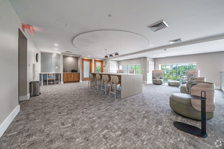 More Photos Of 9750 Crescent Park Cir, Orland Park Apartments For Lease