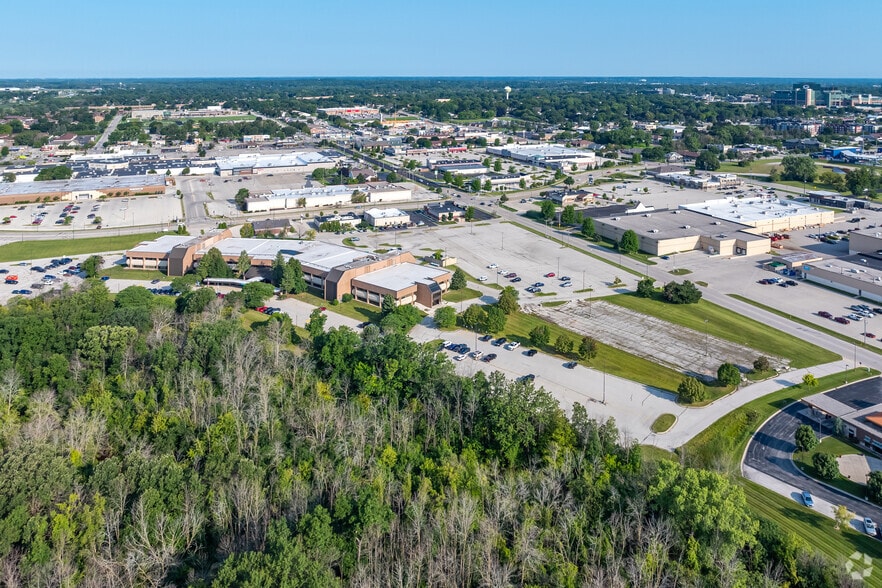 More Photos Of 700 Pilgrim Way, Green Bay Loft Creative Space For Lease