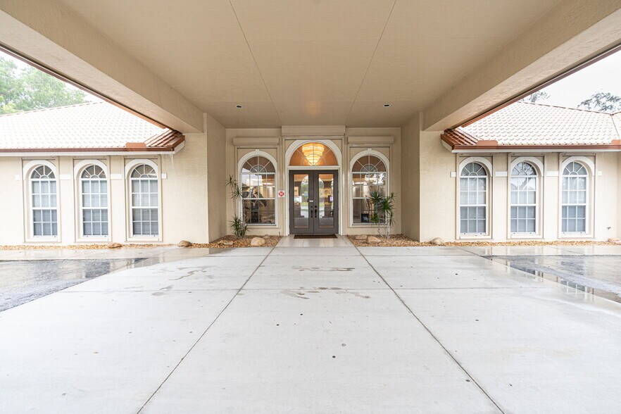 More Photos Of 150 Pondella Rd, North Fort Myers Medical For Sale