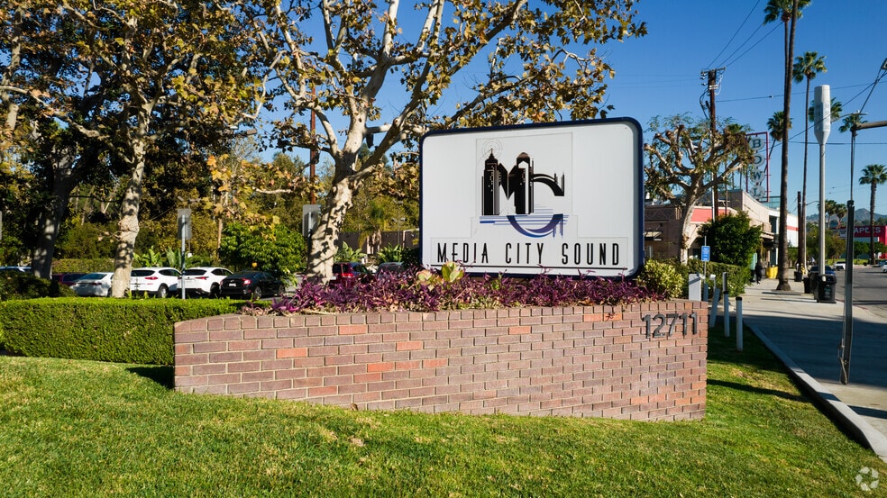 More Photos Of 12711 Ventura Blvd, Studio City Office For Lease