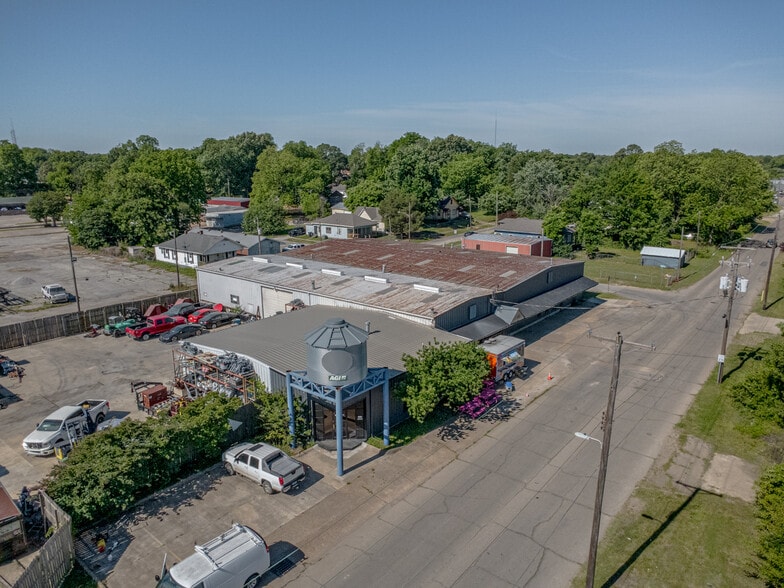 More Photos Of 301 Burke Ave, Jonesboro Warehouse For Sale