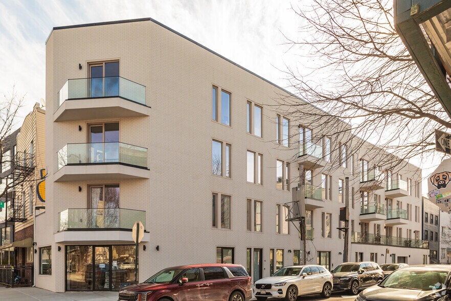 Primary Photo Of 257 Driggs Ave, Brooklyn Apartments For Lease