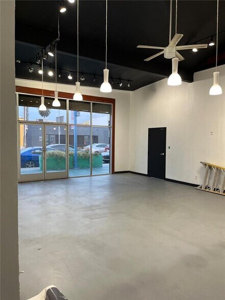 More Photos Of 8940 National Blvd, Los Angeles General Retail For Sale