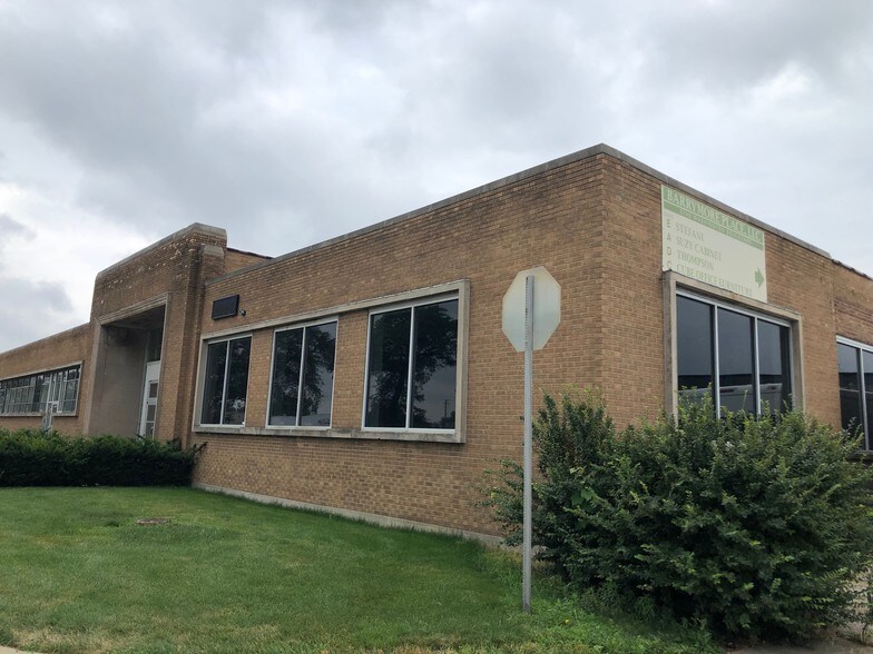 More Photos Of 2740 W Washington Blvd, Bellwood Manufacturing For Lease