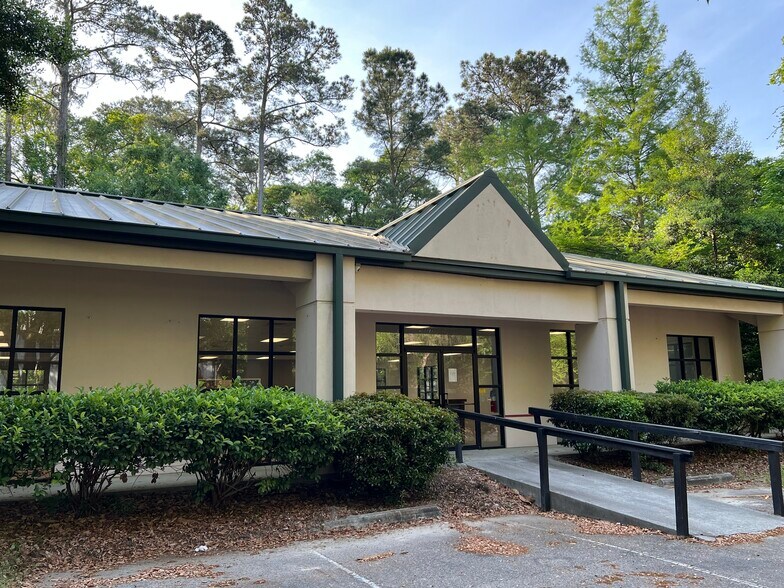 More Photos Of 1504 Fording Island Rd, Bluffton Freestanding For Lease